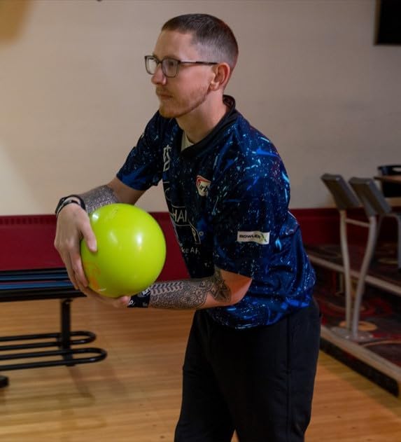 Hammer Radioactive Vibe Bowling Ball 3 Hammer Radioactive Vibe Bowling Ball - Image 3